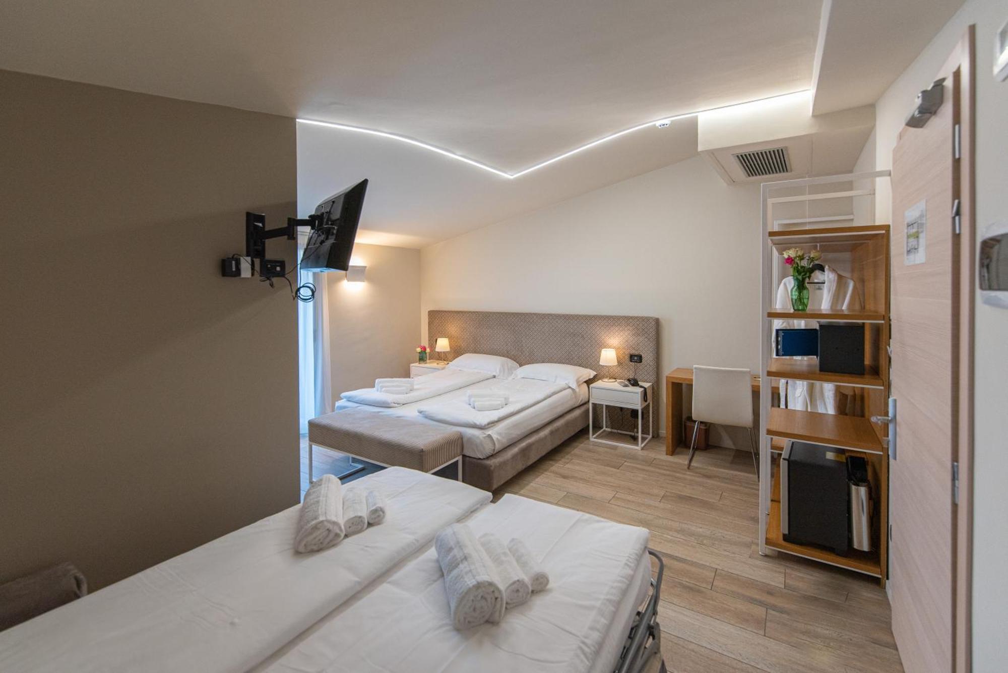 Ile Hotel Peschiera del Garda Zewnętrze zdjęcie