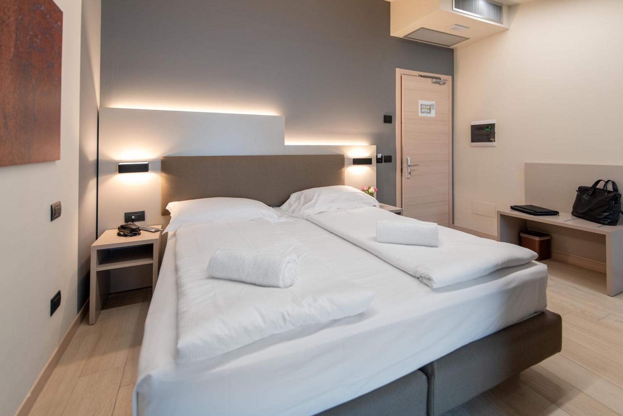 Ile Hotel Peschiera del Garda Zewnętrze zdjęcie