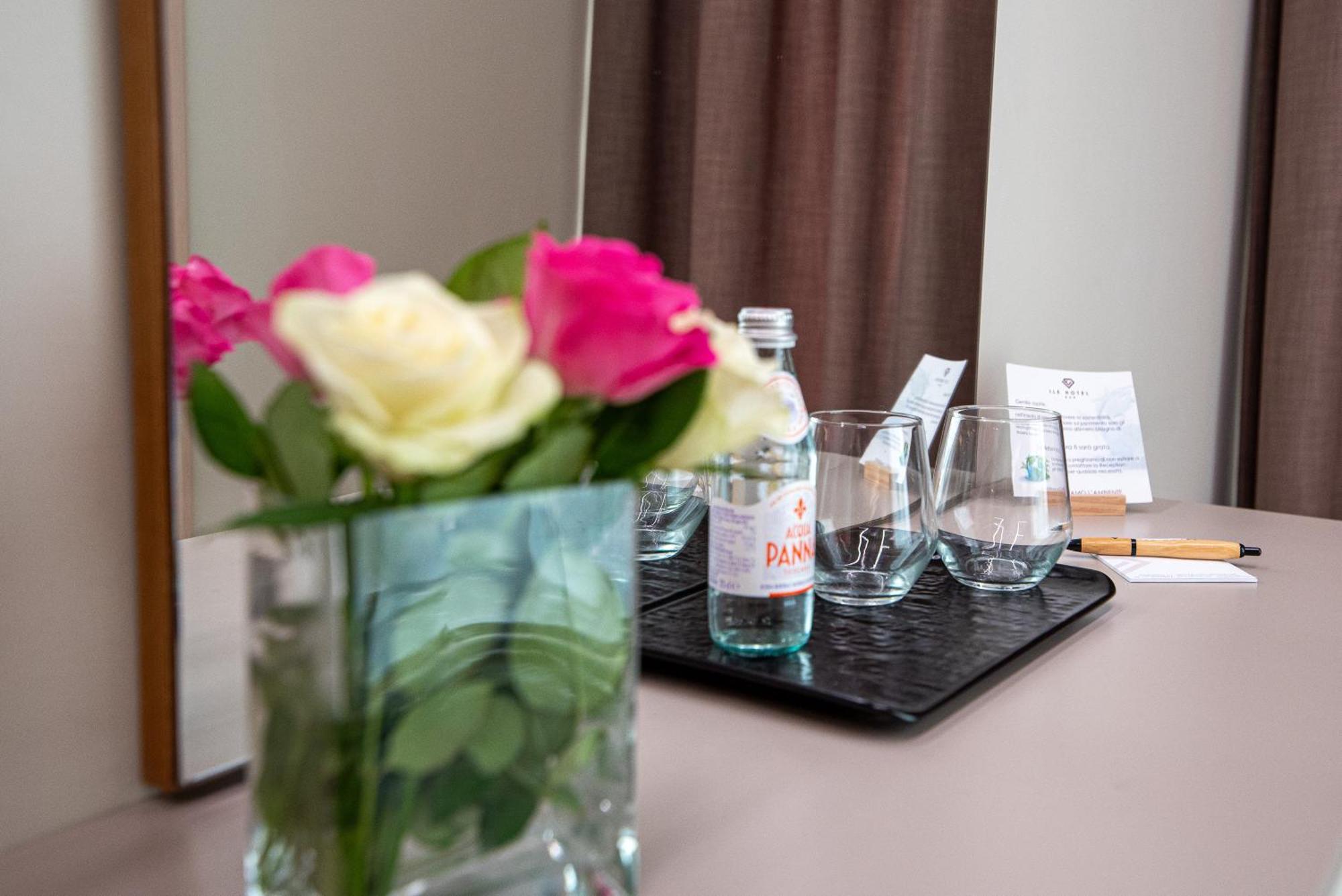Ile Hotel Peschiera del Garda Zewnętrze zdjęcie