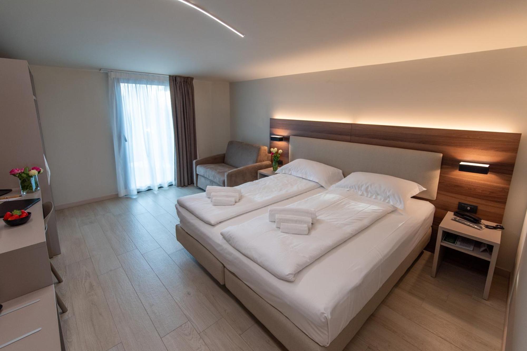 Ile Hotel Peschiera del Garda Zewnętrze zdjęcie