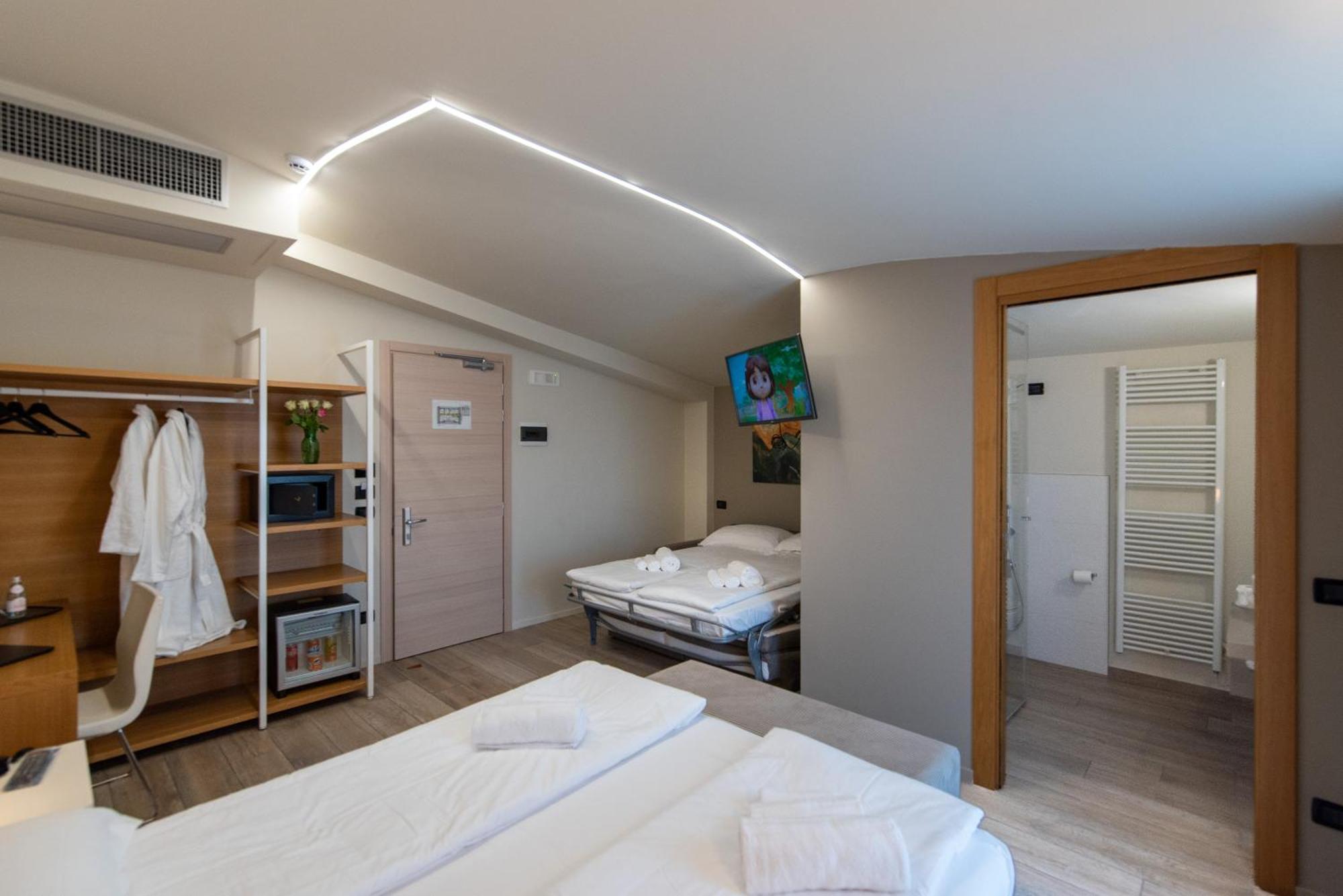 Ile Hotel Peschiera del Garda Zewnętrze zdjęcie