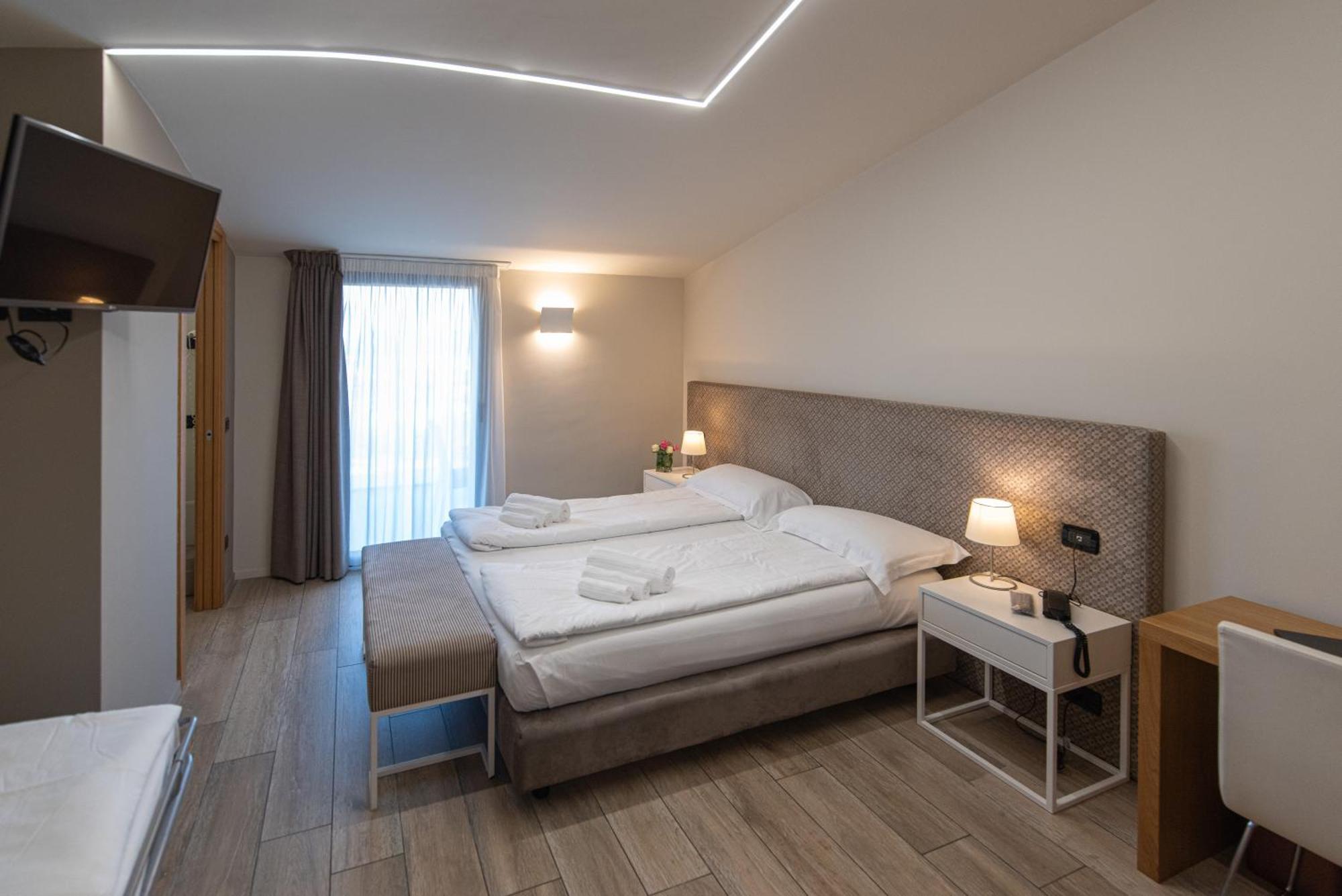 Ile Hotel Peschiera del Garda Zewnętrze zdjęcie